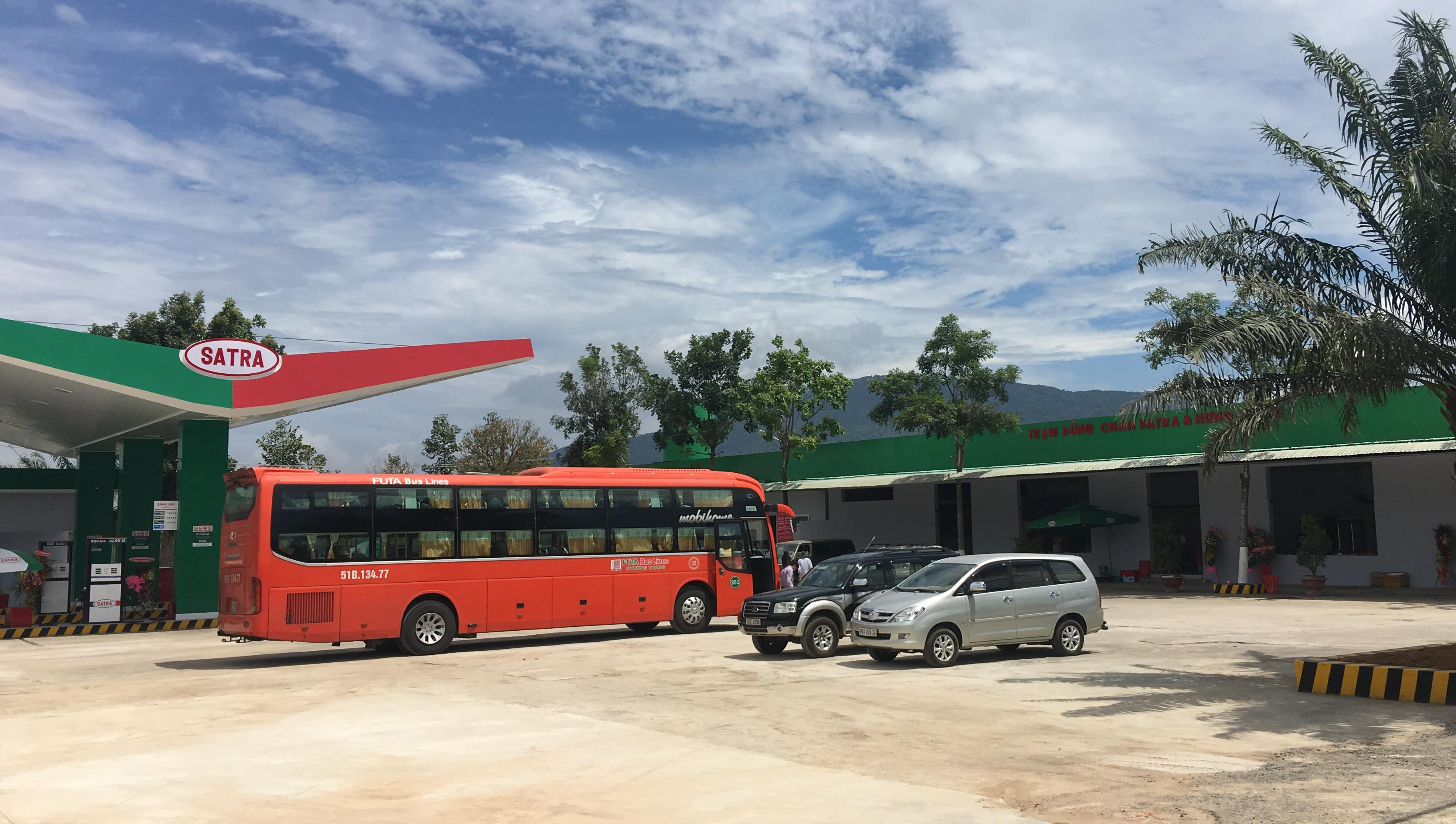 Kinh doanh xăng dầu tại thanh hóa, mắc kẹt giữa quy định của hai ngành. 