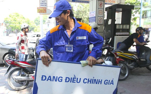 Giá xăng dầu đồng loạt tăng giá vào 15h chiều hôm qua