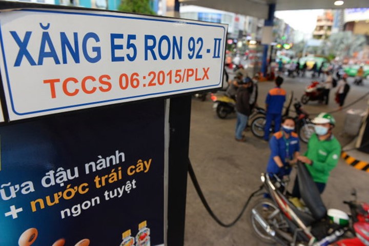 Doanh nghiệp băn khoăn sau ngày khai tử xăng RON 92