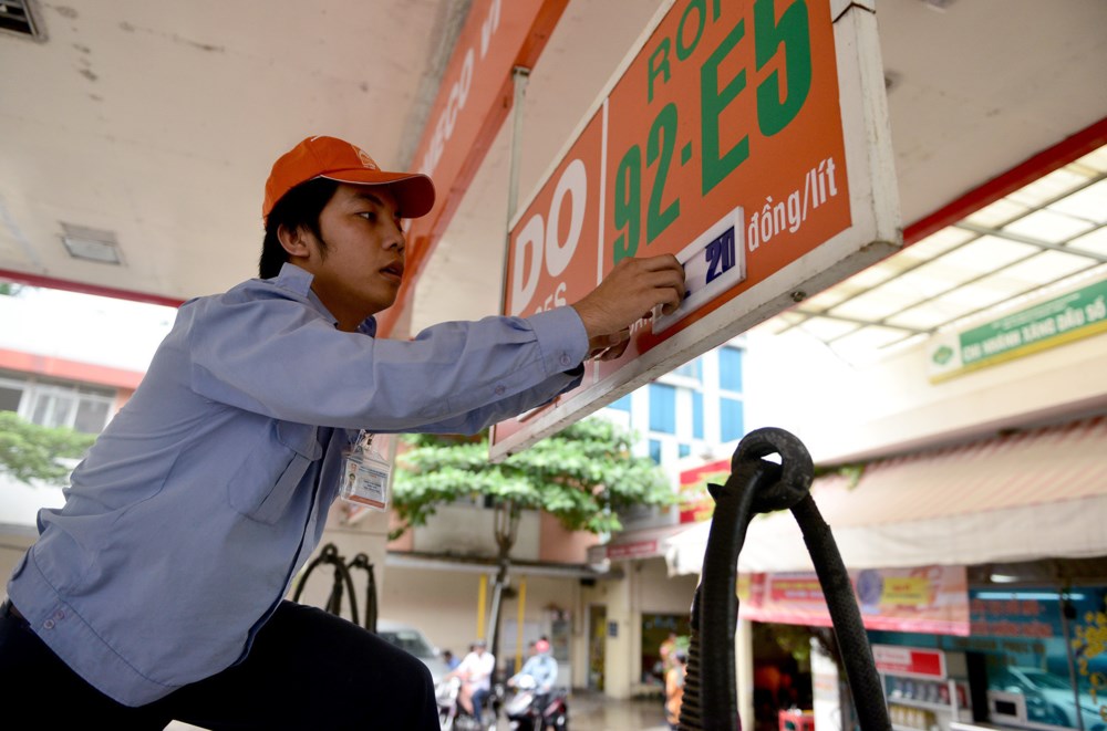 Bộ Công Thương chưa nhận được đề xuất bán lại xăng RON 92
