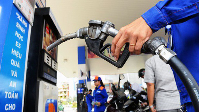 Đề xuất bỏ hạn mức nhập khẩu xăng dầu tránh lũng đoạn