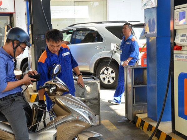 DN vốn nước ngoài kinh doanh xăng dầu theo hình thức nào?