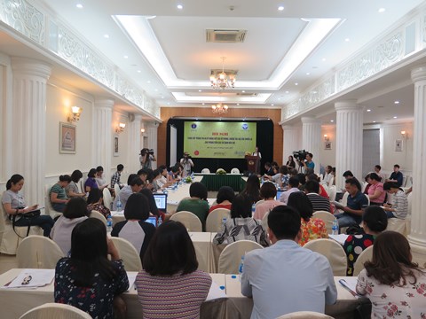 Kinh hoàng những chất tẩy nhà vệ sinh, ướp xác có trong thuốc lá