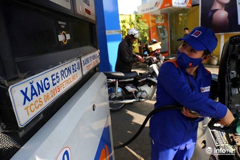 Giảm giá xăng từ 15 giờ chiều nay
