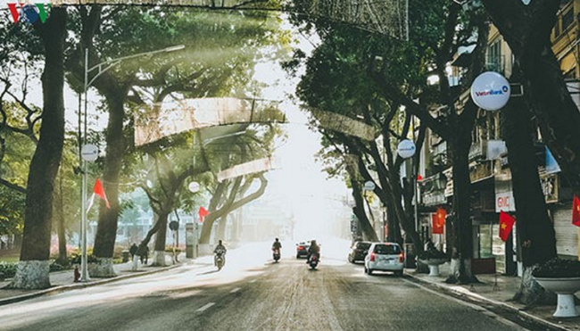 Tiết trời nắng đẹp trải đều trên khắp miền Trung