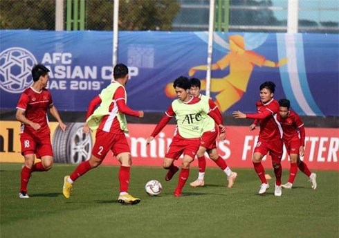 Asian Cup 2019: Thái Lan bất ngờ hạ Bahrain, Jordan vô tình giúp Việt Nam