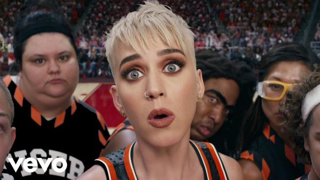 Katy Perry run rẩy khi được Orlando Bloom cầu hôn
