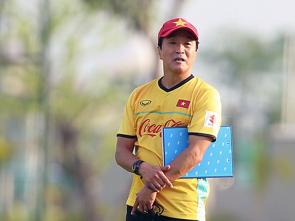 Trợ lý Lee Young-jin của HLV Park Hang-seo sẽ dẫn dắt U22 Việt Nam dự SEA Games 30