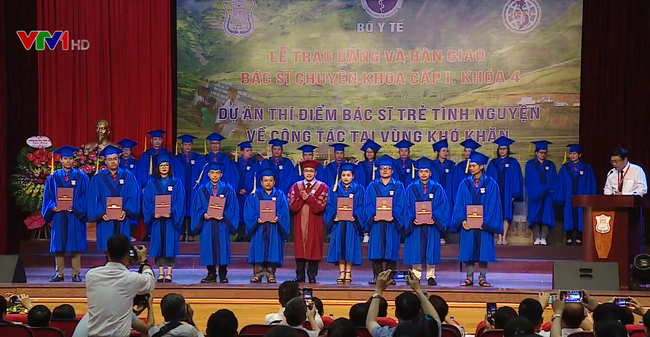 24 bác sĩ trẻ tình nguyện về vùng khó khăn