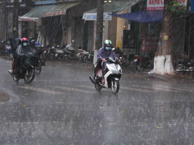 Tin Tức Mới: Mưa dông xuất hiện về chiều tối ở khu vực Trung Bộ