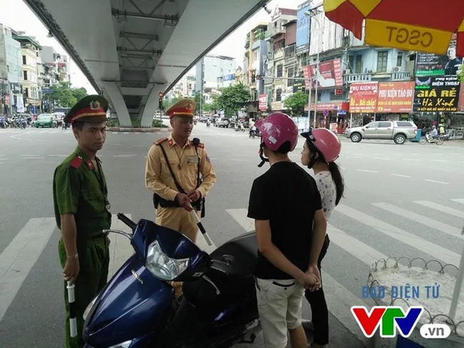 TIN TỨC MỚI - Sẽ chỉ còn 4 trường hợp CSGT được dừng xe kiểm tra