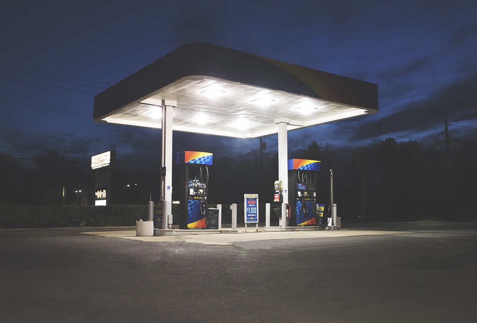 gas-station-2237497_960_720.jpg
