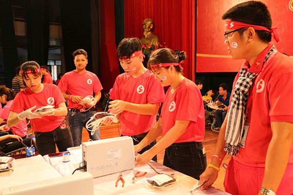 kip-thoi-tiep-suc-cho-nguoi-benh-trong-dip-he-khan-hiem-mau-1.jpg
