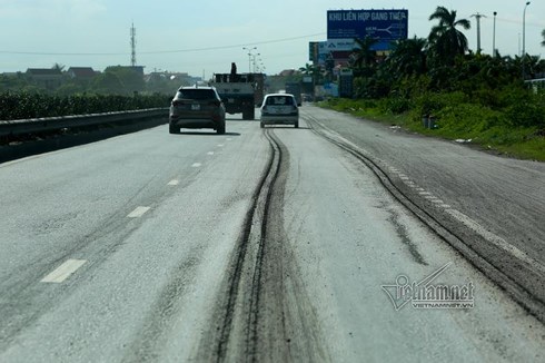 tai-nan-lien-tiep-khong-sua-chua-quoc-lo-5-thi-dung-thu-phi-nua.jpg